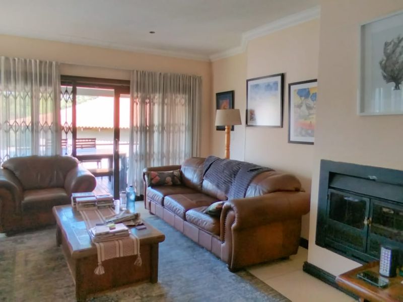 Great property in a great estate! - Photo 4