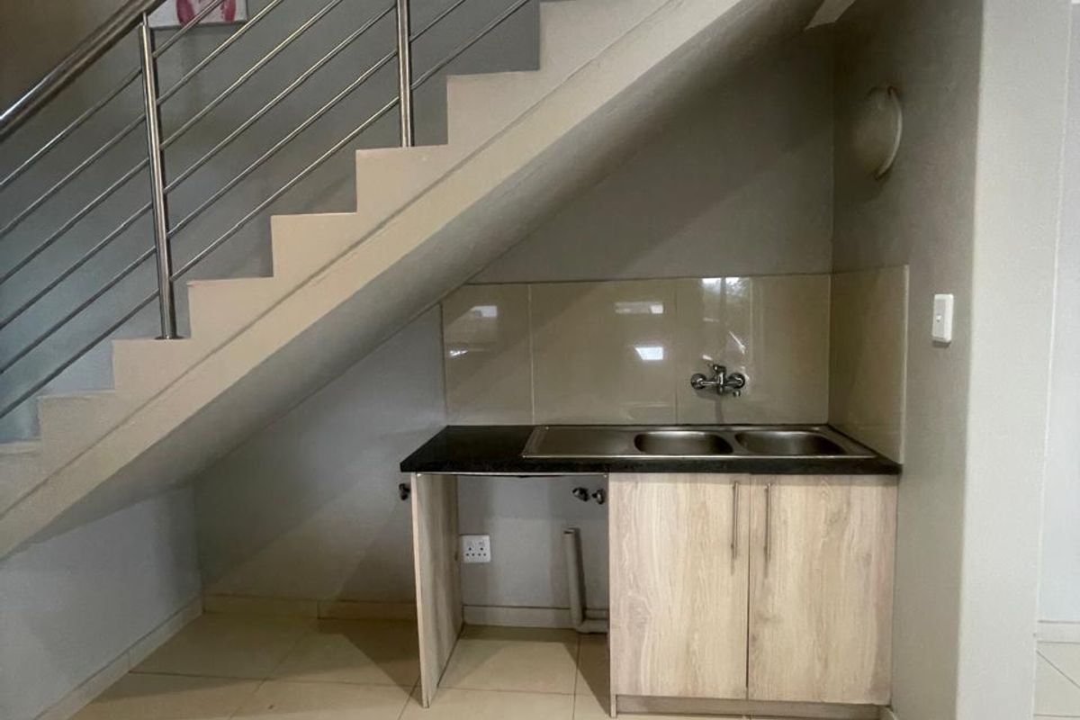 Modern 3 bedroom available! - Photo 5