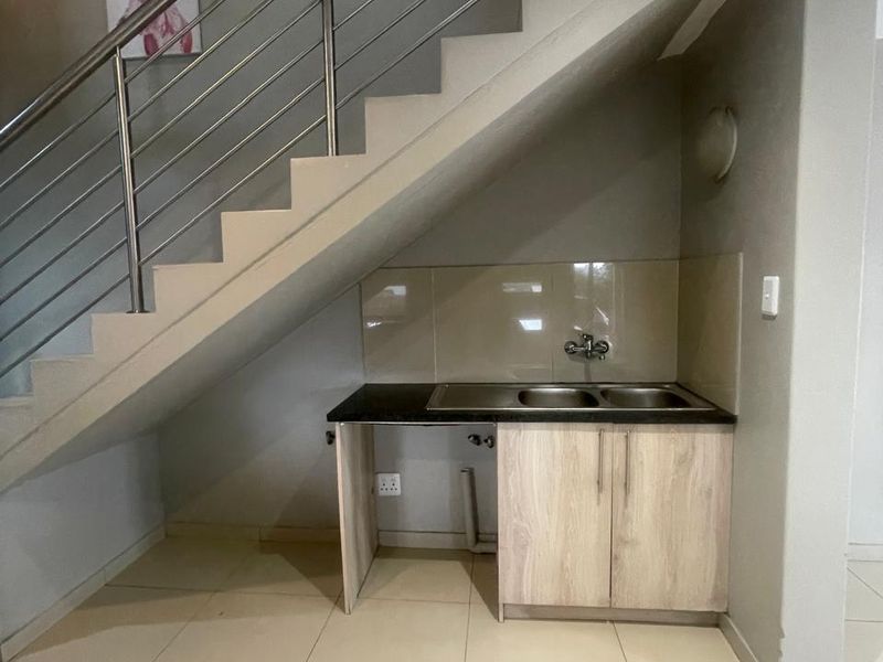 Modern 3 bedroom available! - Photo 5