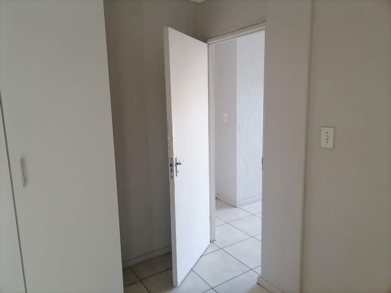 2 BEDROOM GROUND FLOOR  APARTMENT FOR SALE IN SECURE COMPLEX - Photo 9