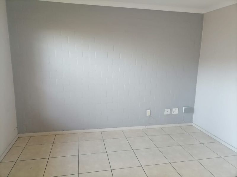 2 BEDROOM GROUND FLOOR  APARTMENT FOR SALE IN SECURE COMPLEX - Photo 6