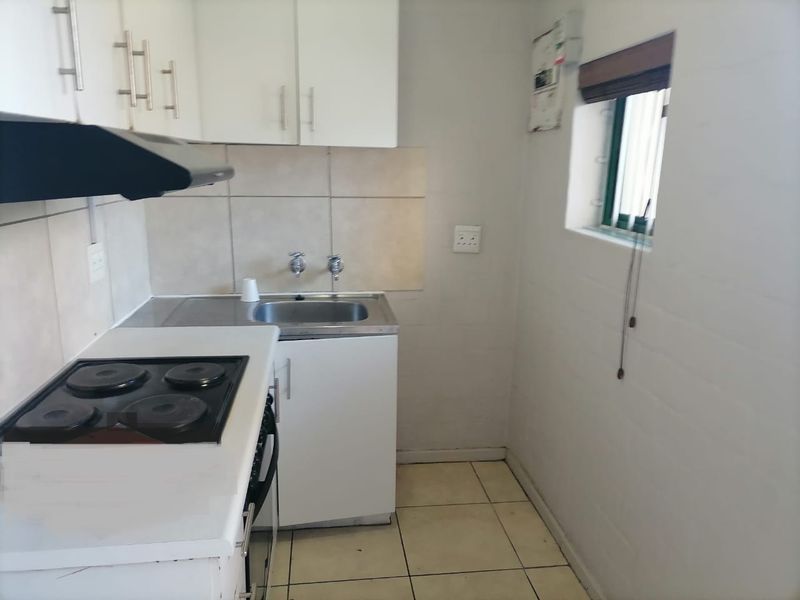 2 BEDROOM GROUND FLOOR  APARTMENT FOR SALE IN SECURE COMPLEX - Photo 3