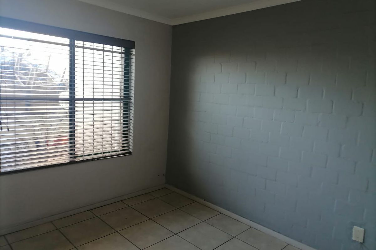 2 BEDROOM GROUND FLOOR  APARTMENT FOR SALE IN SECURE COMPLEX - Photo 5