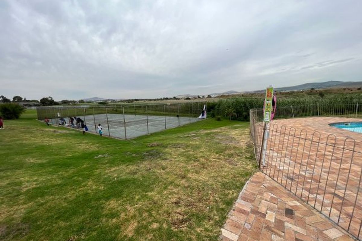 2 BEDROOM GROUND FLOOR  APARTMENT FOR SALE IN SECURE COMPLEX - Photo 2