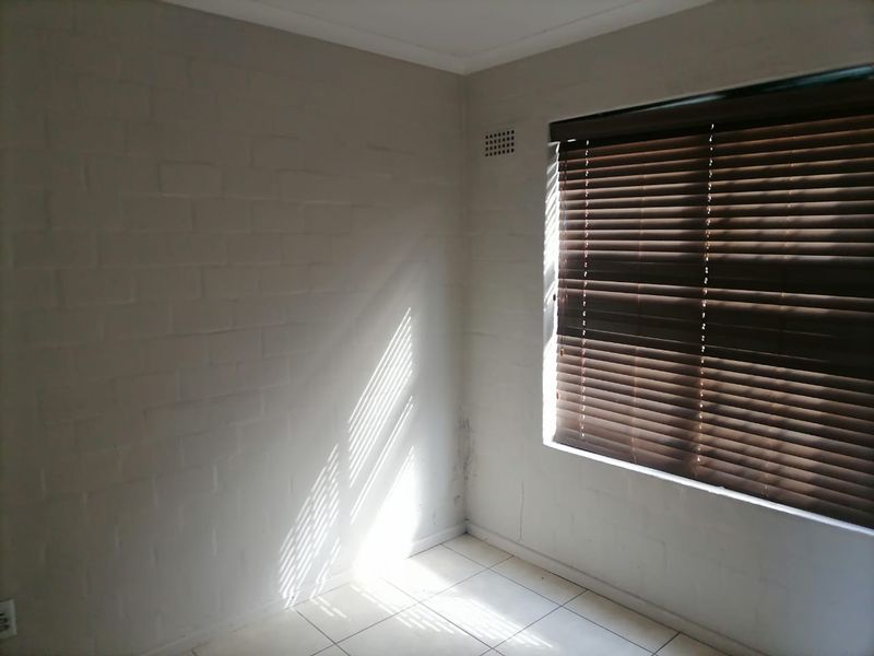 2 BEDROOM GROUND FLOOR  APARTMENT FOR SALE IN SECURE COMPLEX - Photo 8