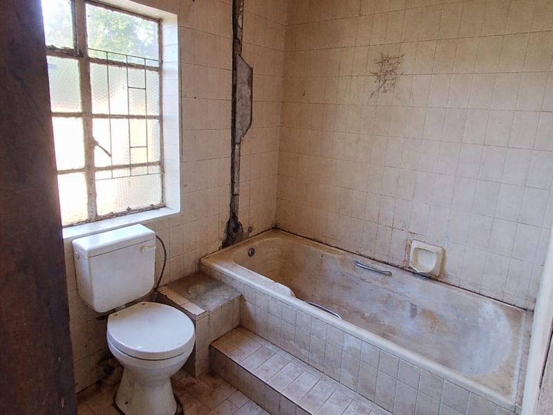Investment Opportunity – 6-Bedroom Property in Peacehaven, Vereeniging. - Photo 6