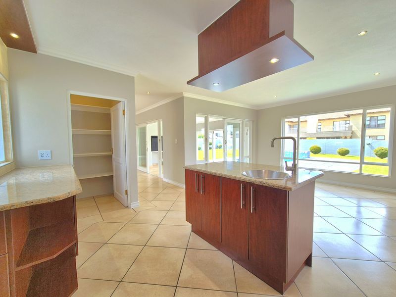 Prime Villa For Sale n Helderwyk Estate! - Photo 5