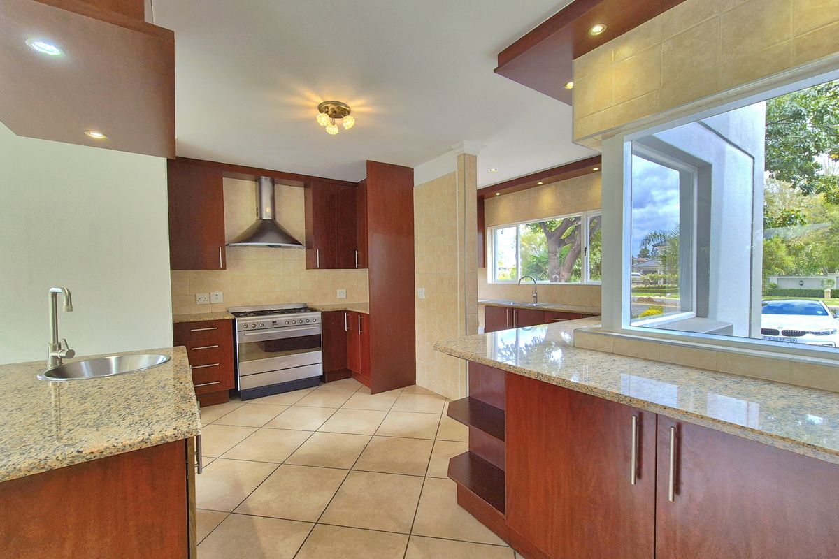 Prime Villa For Sale n Helderwyk Estate! - Photo 3