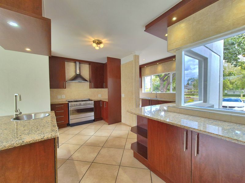 Prime Villa For Sale n Helderwyk Estate! - Photo 3