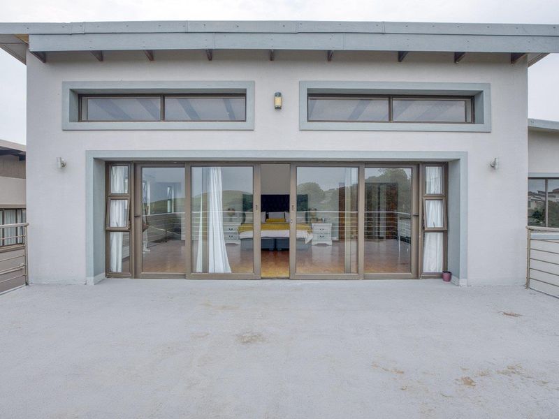 Spacious Freestanding home in Palm Lakes Ballito available to Rent. - Photo 9