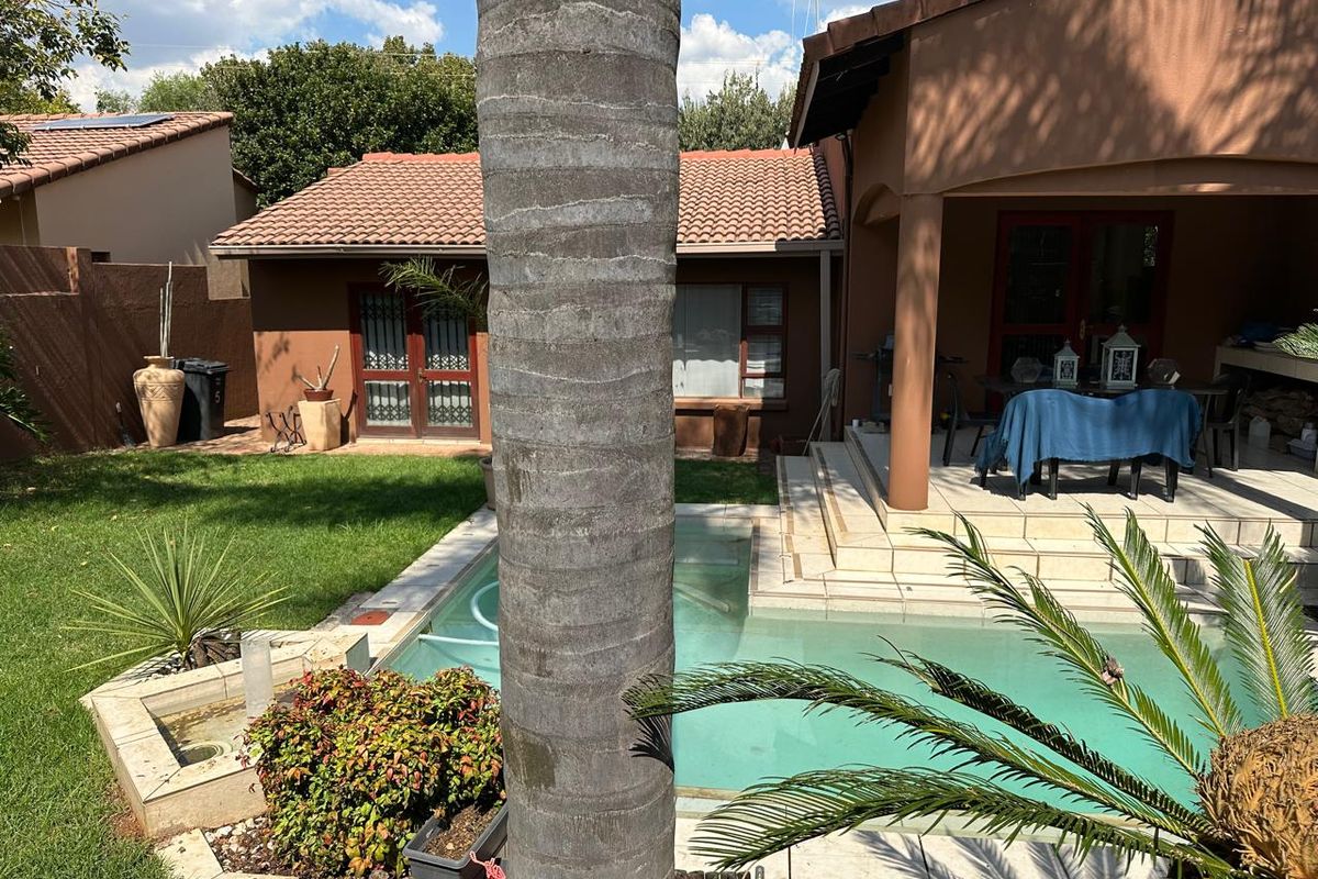 Step into comfort and style with this beautiful cluster home in the sought-after suburb of Craigavon - Photo 5