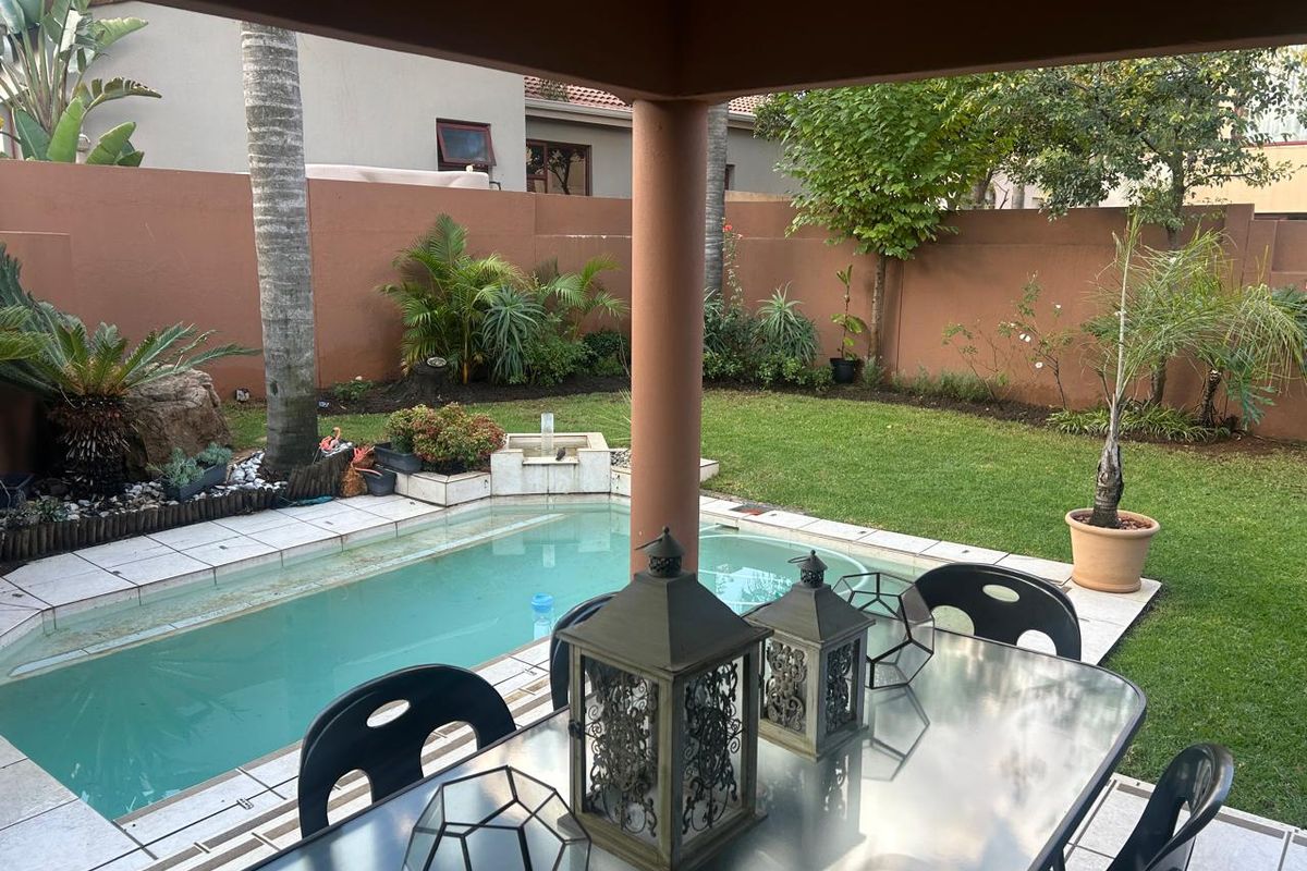 Step into comfort and style with this beautiful cluster home in the sought-after suburb of Craigavon - Photo 3