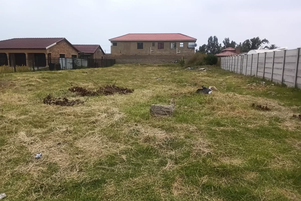Smack in the middle of the growing Riversdale community in Meyerton. - Photo 2