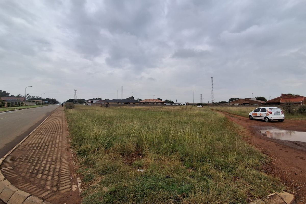 2400 square meters on a busy main road in Meyerton Riversdale. - Photo 3