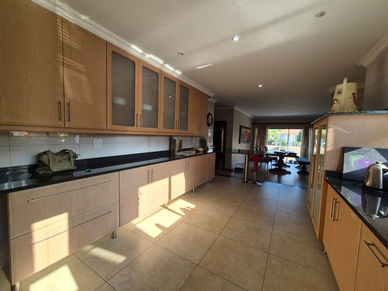 !RIVERFRONT PARADISE ESTATE! - Photo 7