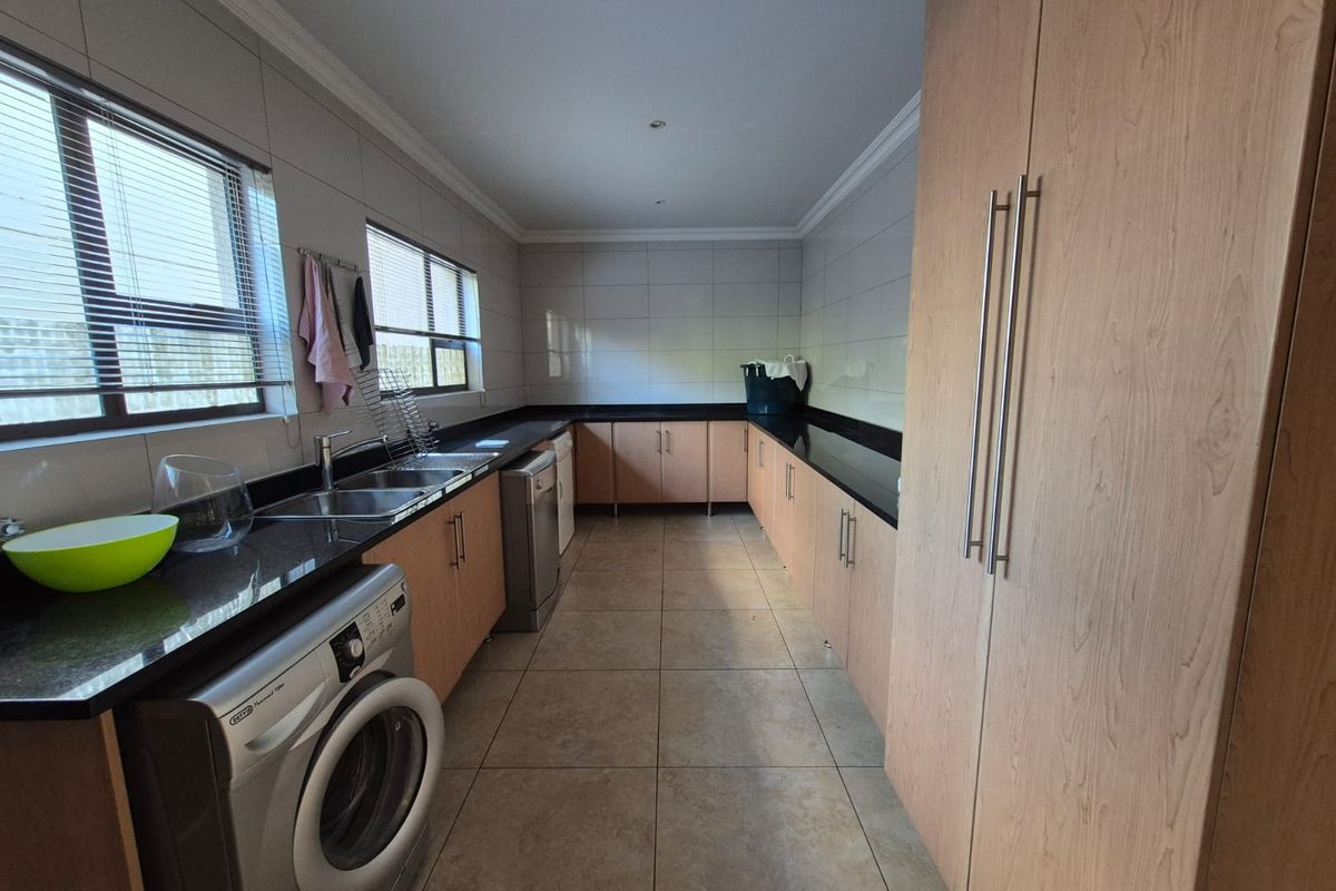 !RIVERFRONT PARADISE ESTATE! - Photo 5