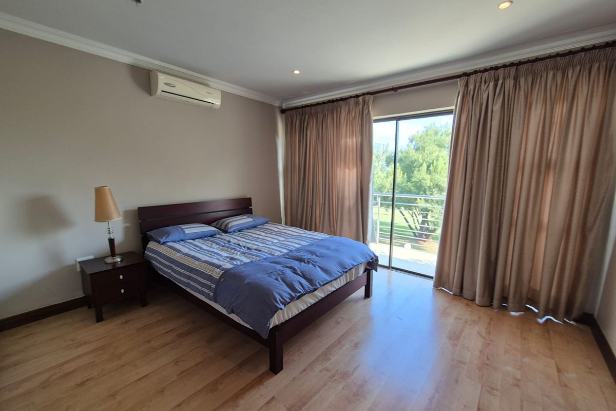 !RIVERFRONT PARADISE ESTATE! - Photo 2