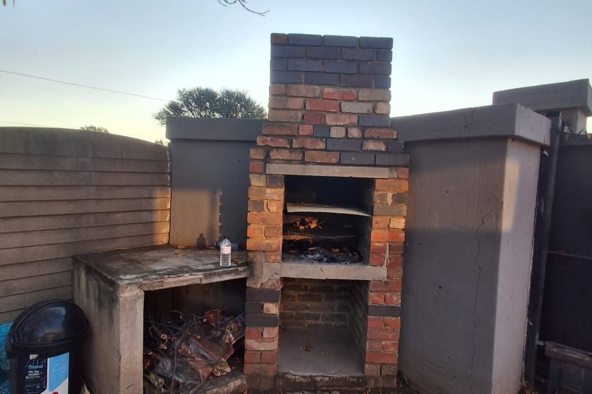 This property combines comfort and functionality with ample space indoors and outdoors. - Photo 5