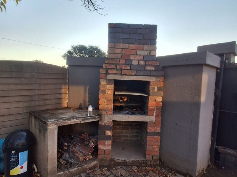 This property combines comfort and functionality with ample space indoors and outdoors. - Photo 5