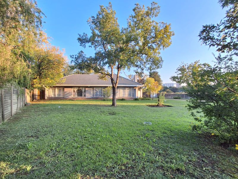 This property combines comfort and functionality with ample space indoors and outdoors. - Photo 2