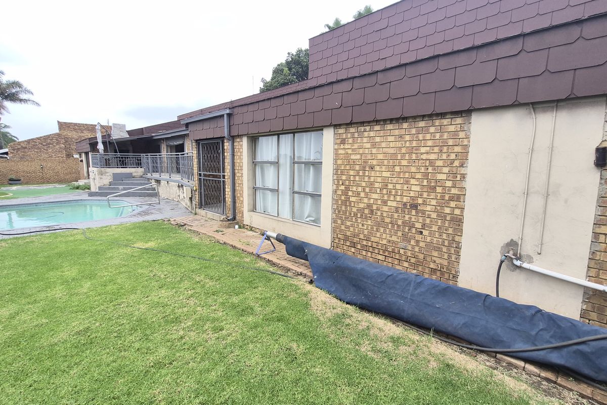 Stunning family home for sale in die Heuwel proper. - Photo 2