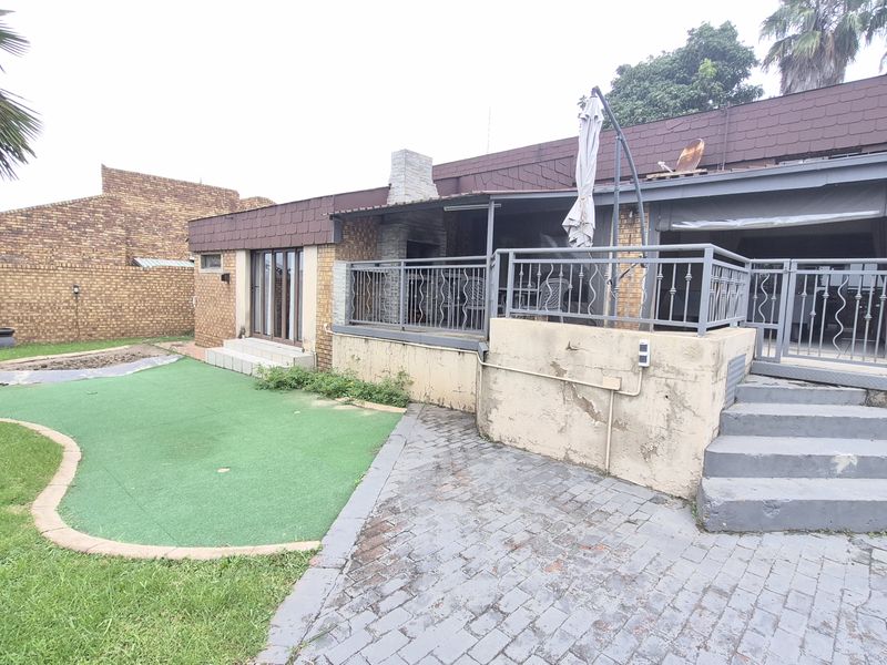 Stunning family home for sale in die Heuwel proper. - Photo 4