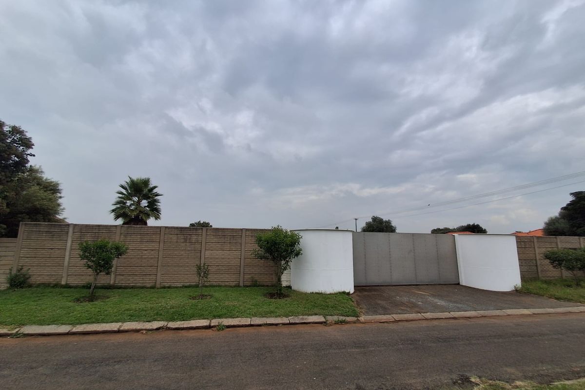 Prime Land Investment Opportunity in Riversdale Meyerton 4,500 square meters. - Photo 2