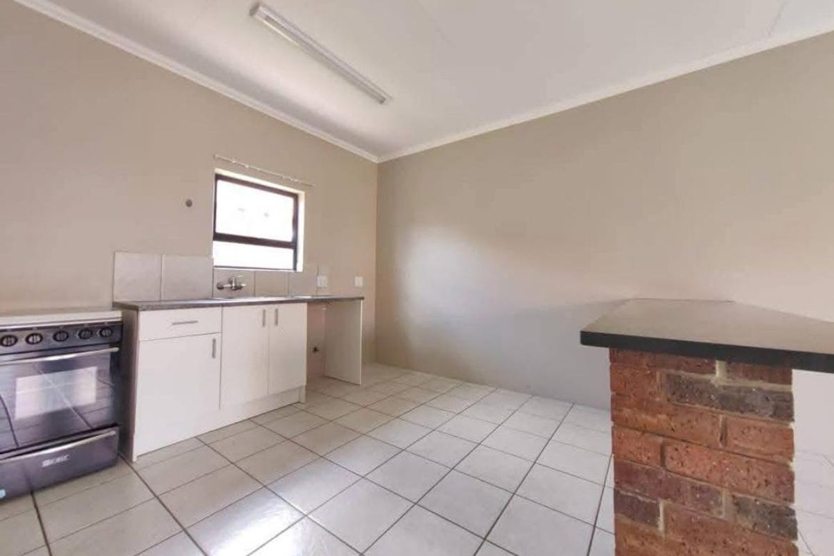 2-Bedroom Apartment in Secure Complex - Photo 3