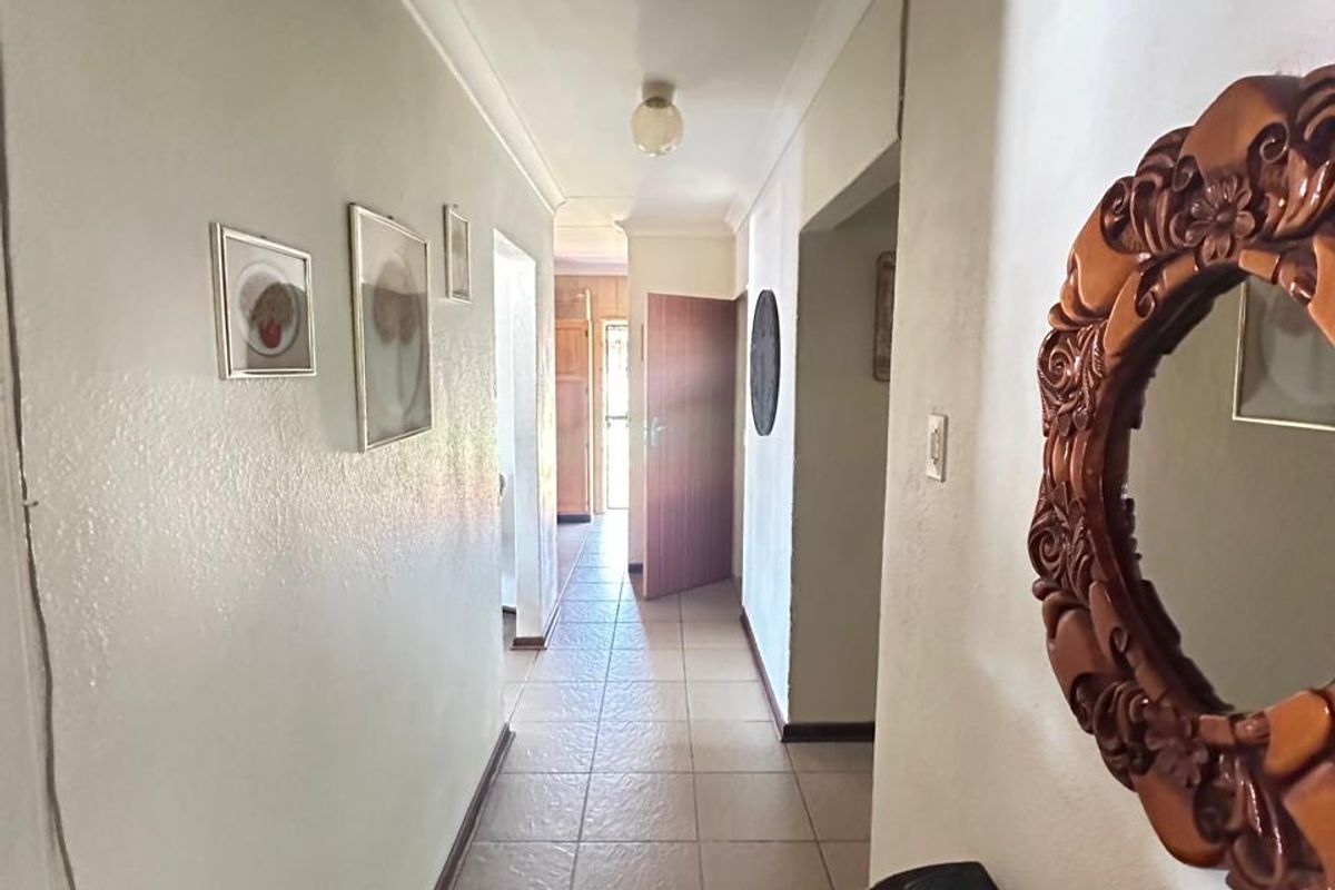 *Stunning Family Home with Exceptional Features* - Photo 3