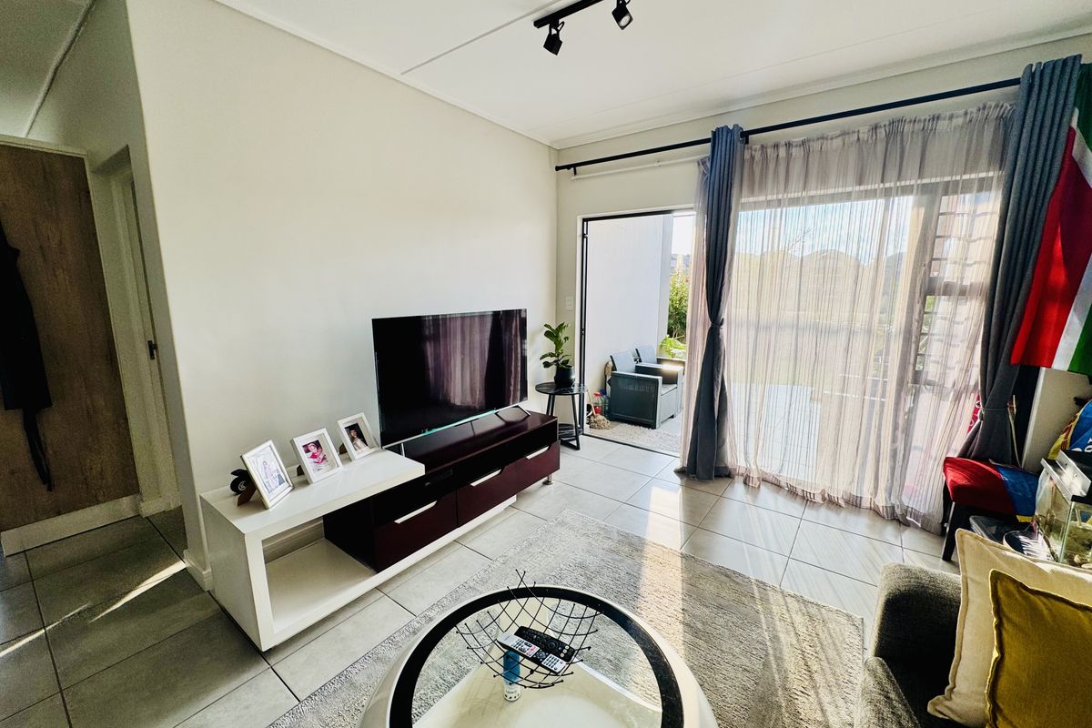 Modern 3-Bedroom Ground Floor Apartment in Munyaka Lifestyle Estate, Waterfall City, Midrand - Photo 4