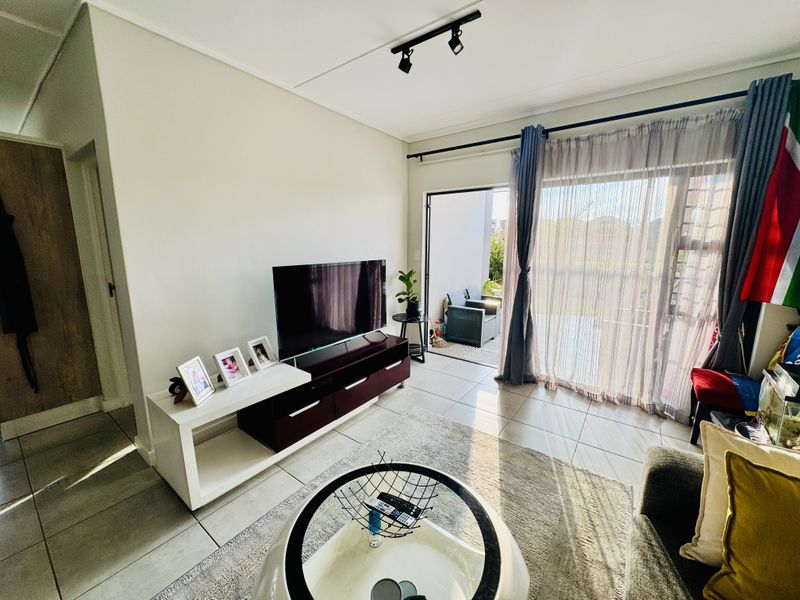 Modern 3-Bedroom Ground Floor Apartment in Munyaka Lifestyle Estate, Waterfall City, Midrand - Photo 4