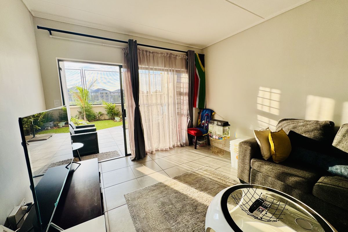Modern 3-Bedroom Ground Floor Apartment in Munyaka Lifestyle Estate, Waterfall City, Midrand - Photo 3