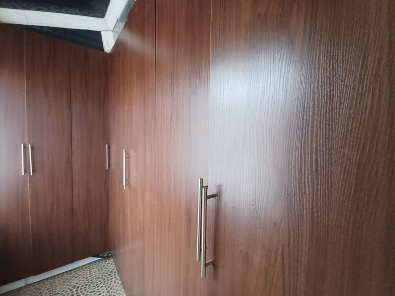 All You Need In A House Under One Roof With Modern Touches. - Photo 7