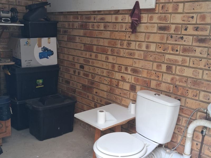 Stunning Family Home with Exceptional Features! - Photo 4