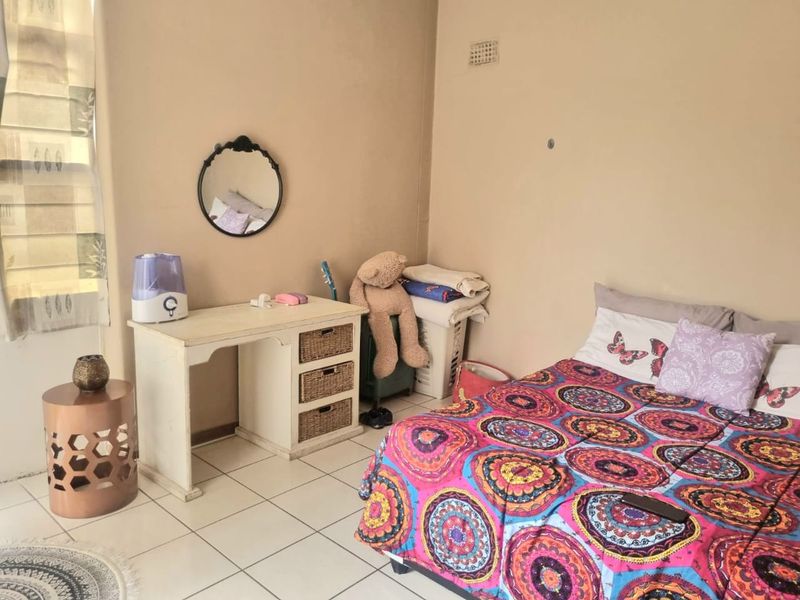 GROUND FLOOR GEM IN THREE RIVERS PROPER – LOCK UP & GO LIVING AT ITS BEST! - Photo 10