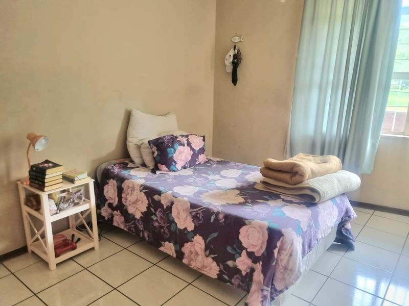 GROUND FLOOR GEM IN THREE RIVERS PROPER – LOCK UP & GO LIVING AT ITS BEST! - Photo 8