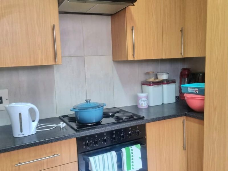 GROUND FLOOR GEM IN THREE RIVERS PROPER – LOCK UP & GO LIVING AT ITS BEST! - Photo 3