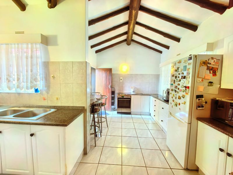 Move-in ready family house for sale in Vaalpark - Photo 3