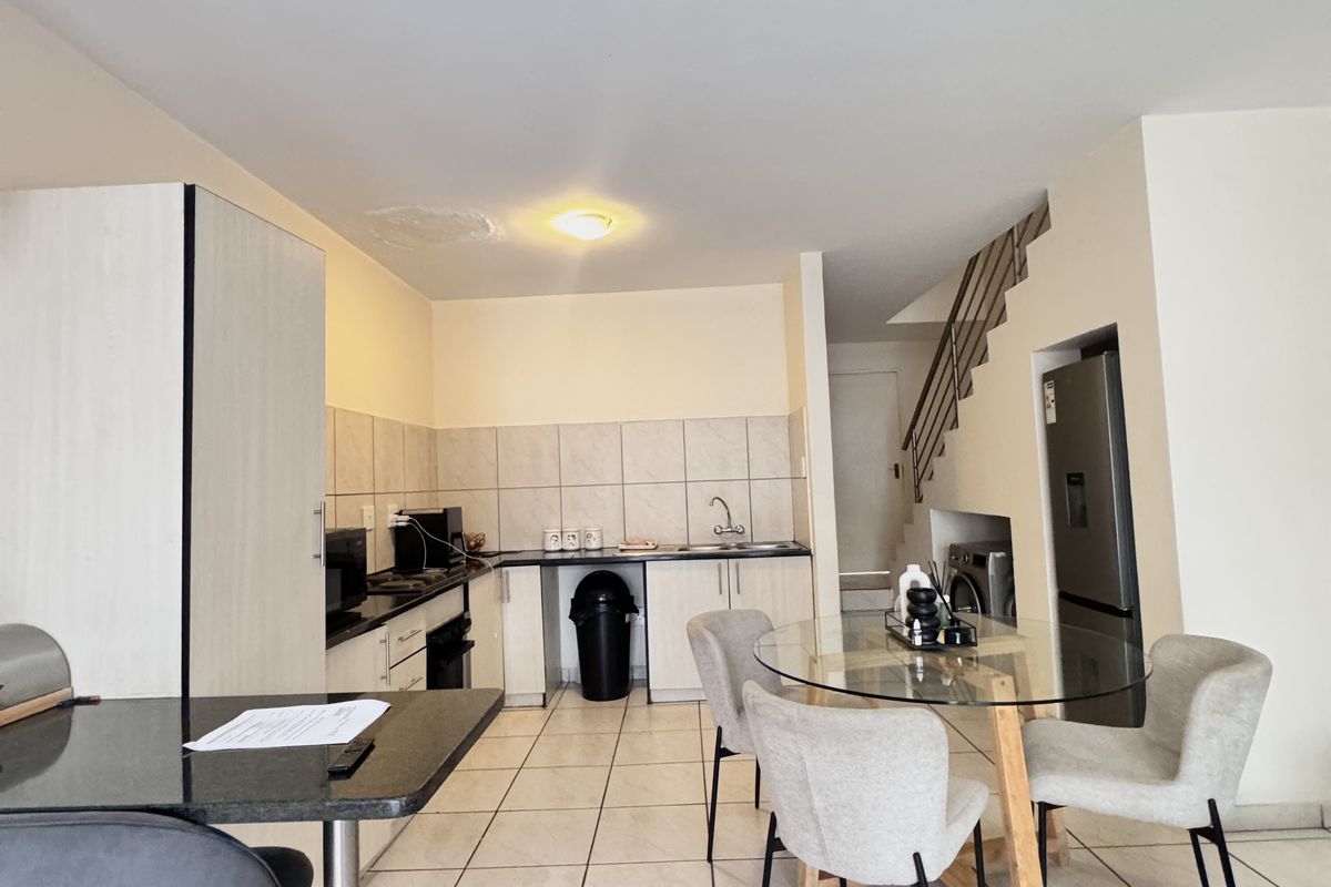 Dual Mandate | A rare gem in Khaya Lami Estate Tasbet Park  This neat - Photo 3