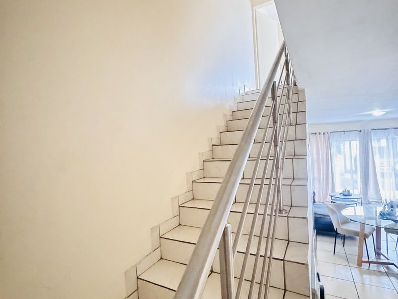 Dual Mandate | A rare gem in Khaya Lami Estate Tasbet Park  This neat - Photo 9