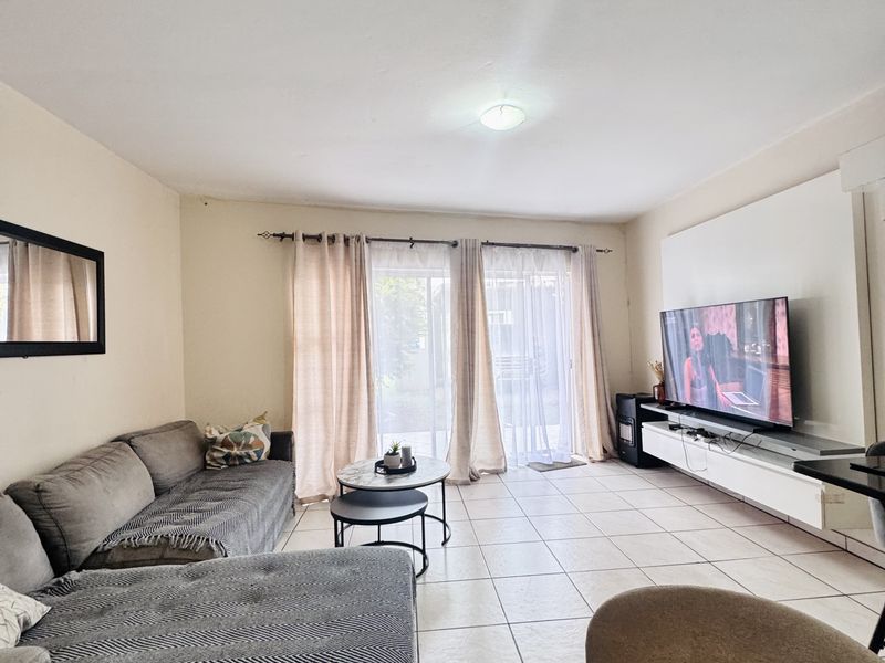 Dual Mandate | A rare gem in Khaya Lami Estate Tasbet Park  This neat - Photo 8