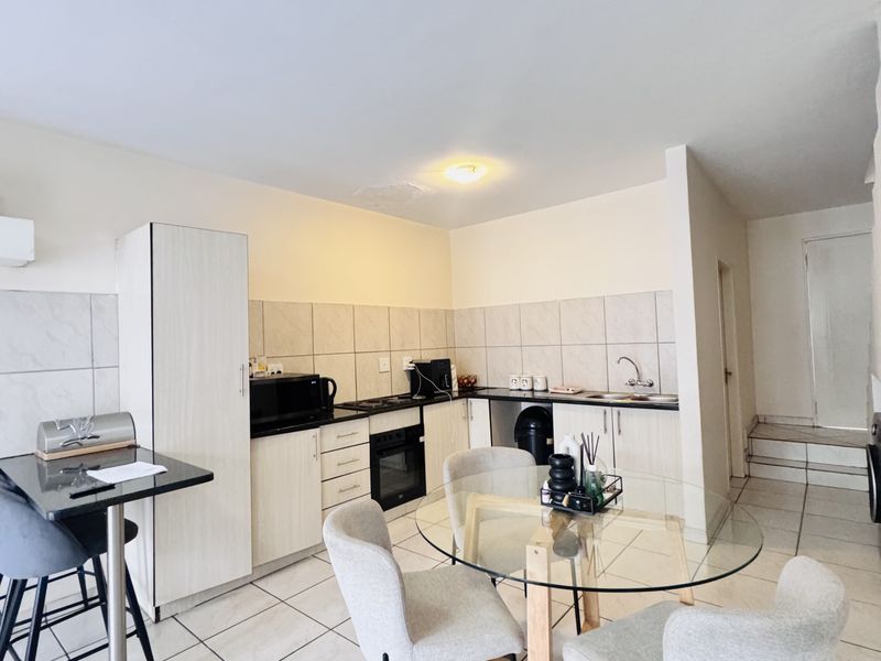 Dual Mandate | A rare gem in Khaya Lami Estate Tasbet Park  This neat - Photo 4