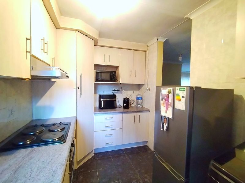 Stunning 4 Bedroom House To-Let In Brakpan North! - Photo 7