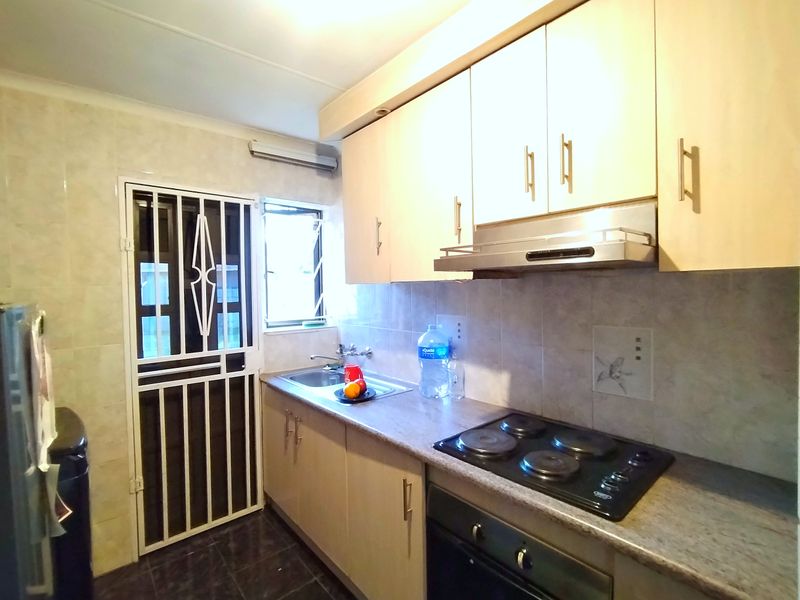 Stunning 4 Bedroom House To-Let In Brakpan North! - Photo 6