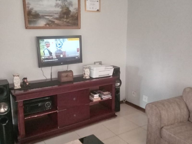 House For Sale In Esikhawini - Photo 7