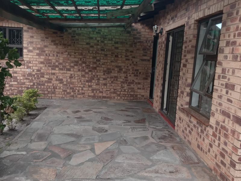 House For Sale In Esikhawini - Photo 2