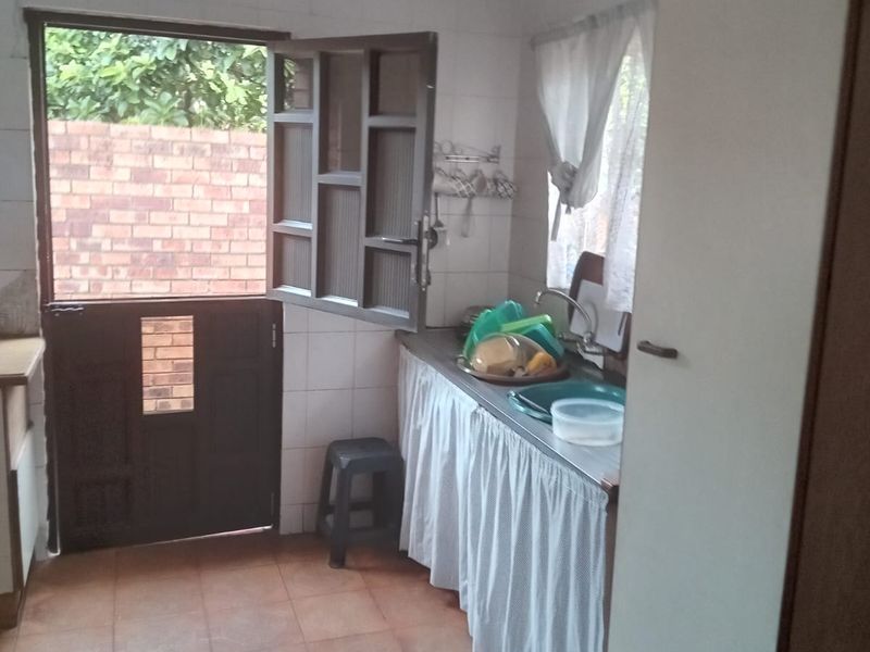 House For Sale In Esikhawini - Photo 3