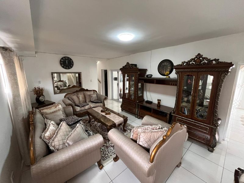 Luxury Living in Riverspray Lifestyle Estate. - Photo 8