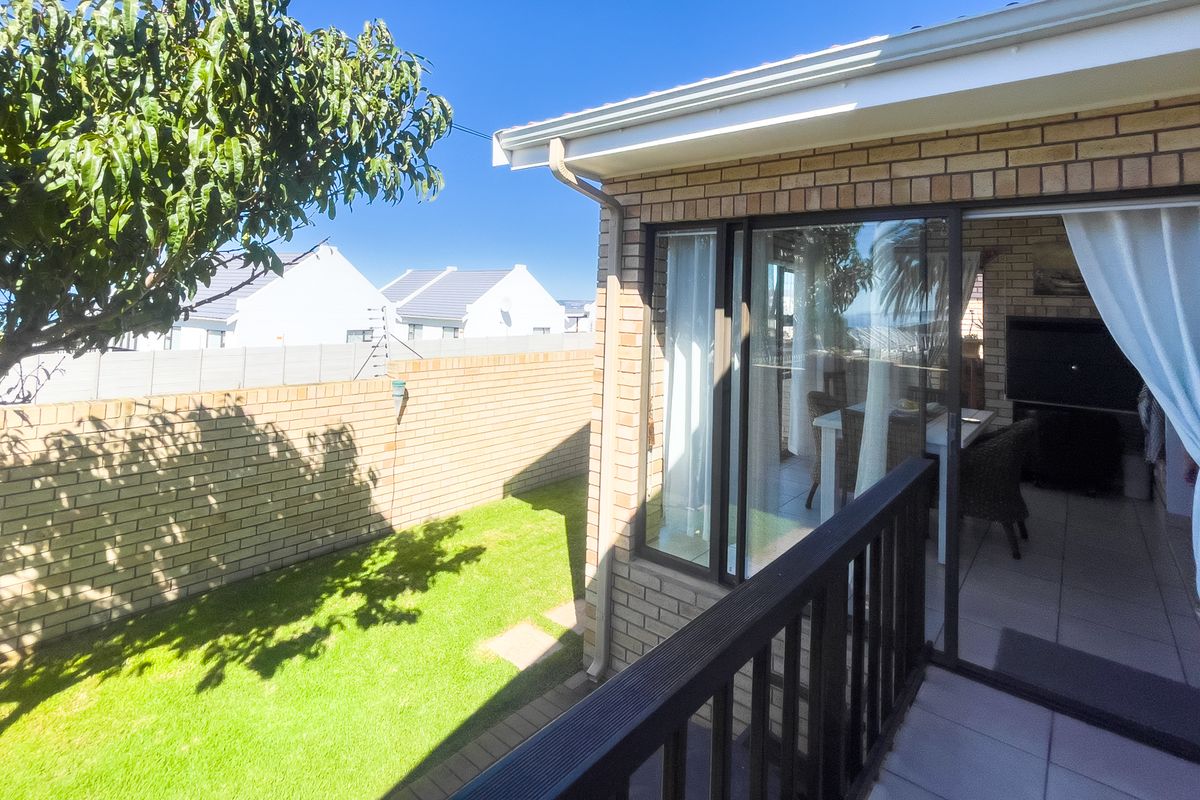 Low maintenance home in secure estate - Photo 2