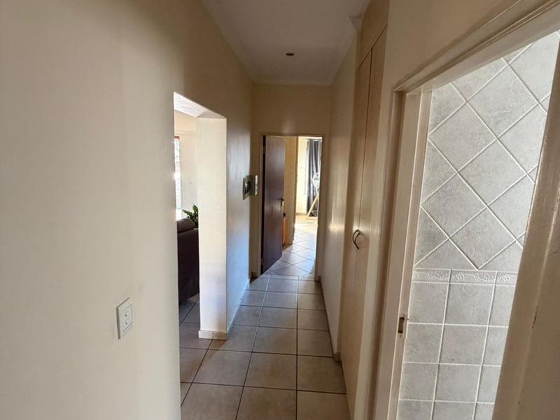 Modern 2-Bedroom 2-Bathroom Ground Floor Unit to Rent in Atlantis City Estate, Sonneveld, Brakpan - Photo 8